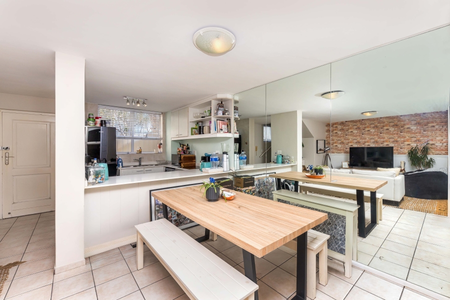 2 Bedroom Property for Sale in Sea Point Western Cape